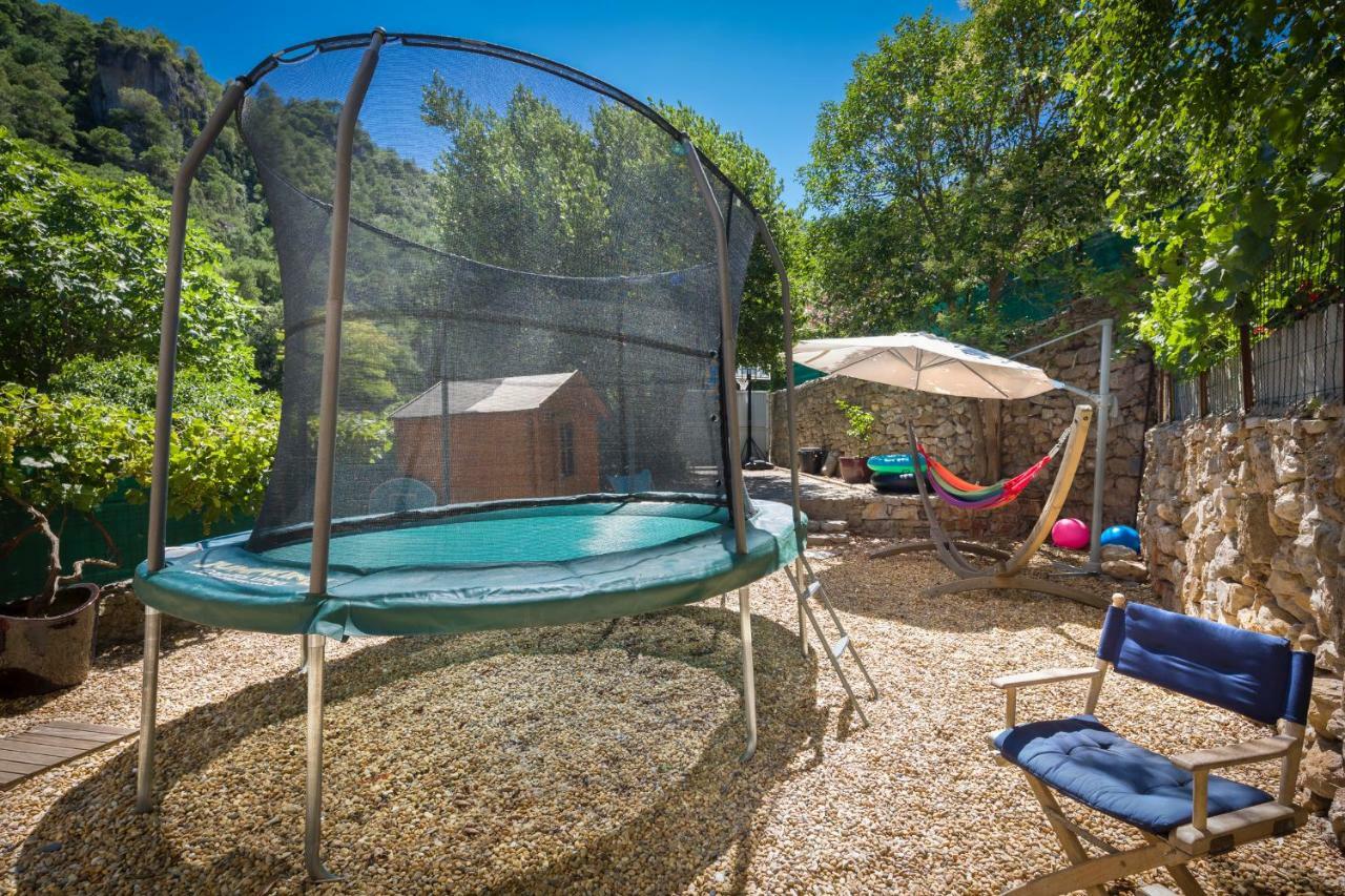 Gite Du Chant Des Oiseaux Saint-Guilhem-le-Desert Exterior photo